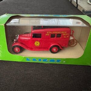 Eligor 1083 Ford V8 1934 Fourgon Pompiers San Francisco Firetruck